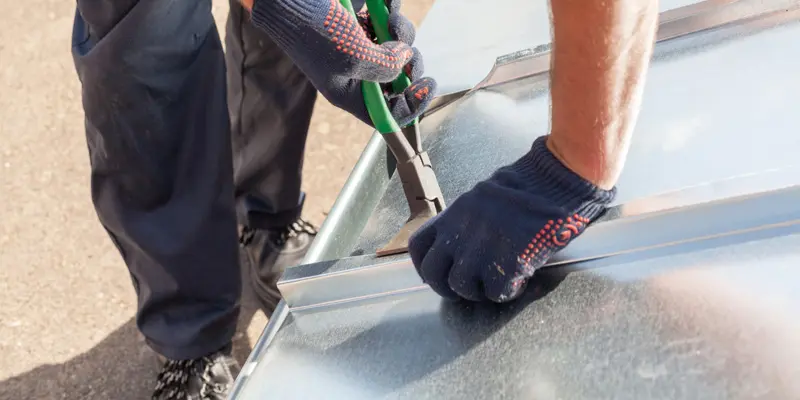 photo pose de toiture zinc - Travaux de zinguerie